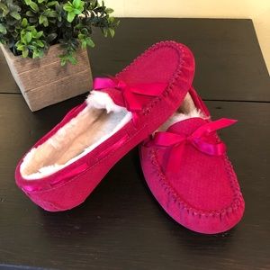 SOLD. Gorgeous rich pink UGG Dakota mocassins